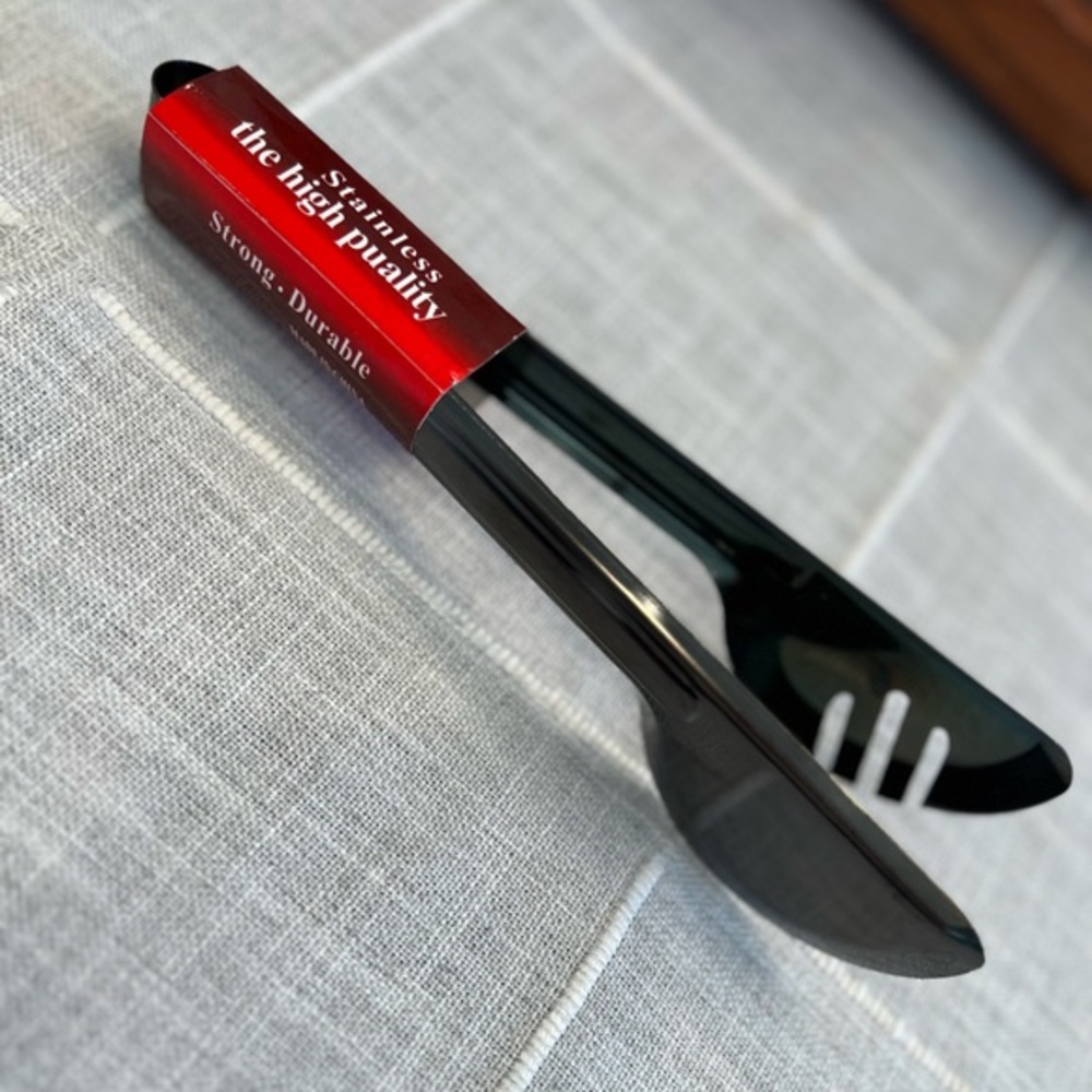 Black Tongs